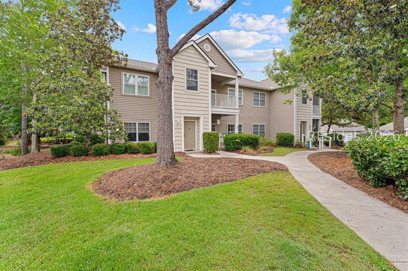 Beautifully maintained 2-bedroom, 2-bath condo offering spacious - photo 20