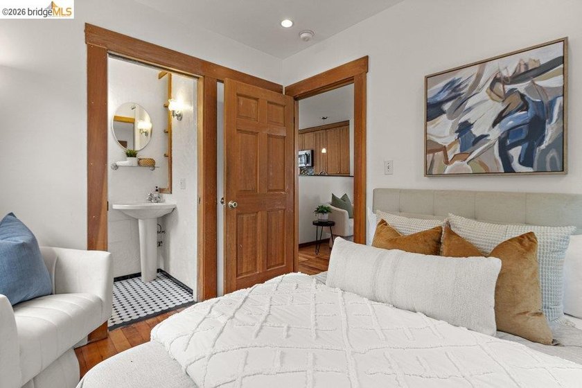 This exceptional 1927 early century cottage presents an - photo 21
