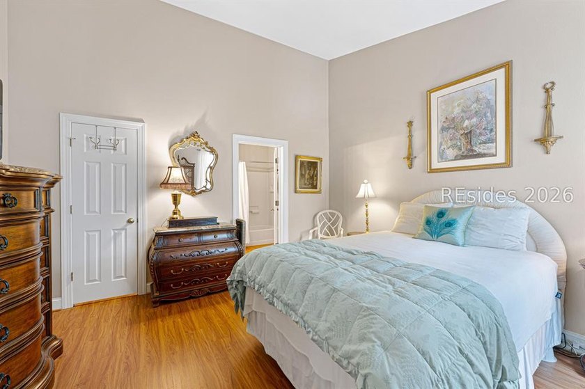 Beautifully maintained 2-bedroom, 2-bath condo offering spacious - photo 22