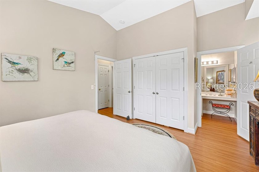 Beautifully maintained 2-bedroom, 2-bath condo offering spacious - photo 26