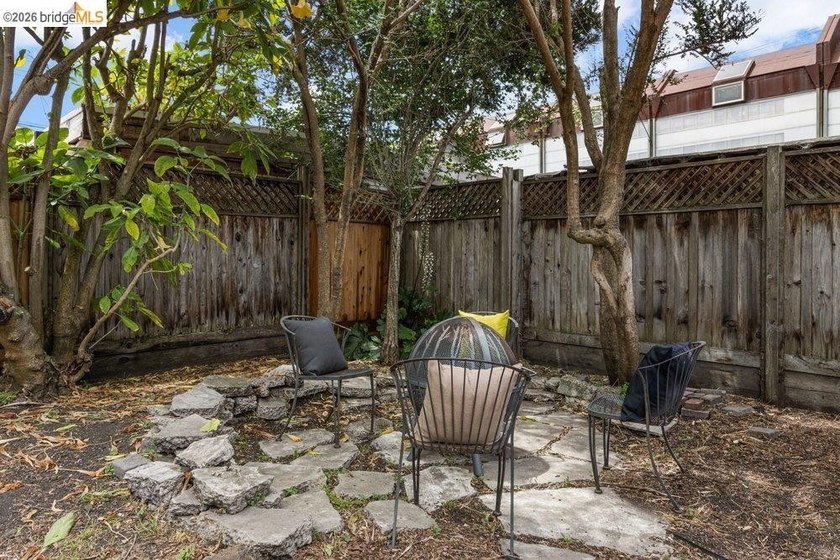 This exceptional 1927 early century cottage presents an - photo 27