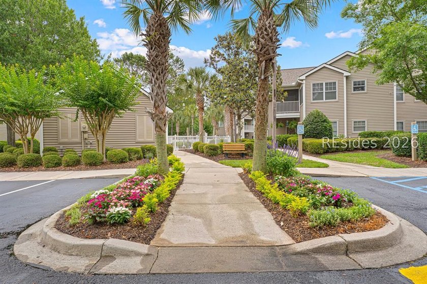Beautifully maintained 2-bedroom, 2-bath condo offering spacious - photo 28