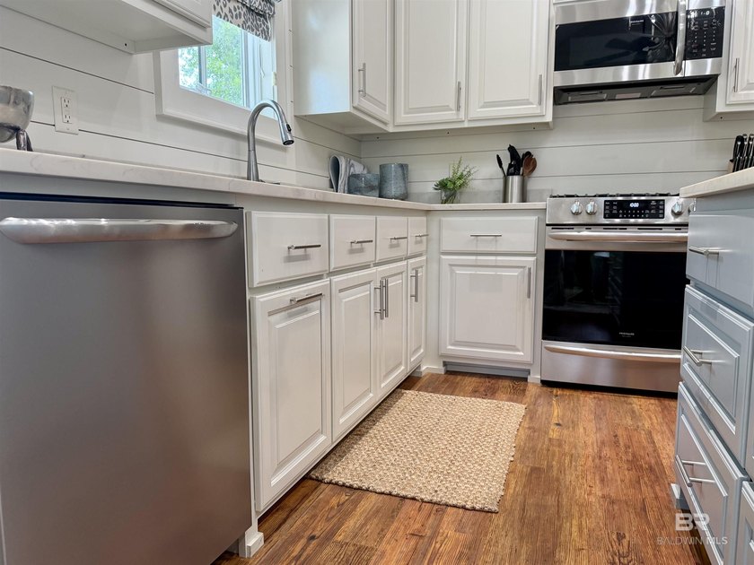 Beautiful Cottage on Lot 19 in Fairhope Motorcoach Resort!! - photo 33