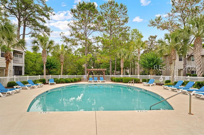 Beautifully maintained 2-bedroom, 2-bath condo offering spacious - photo 35