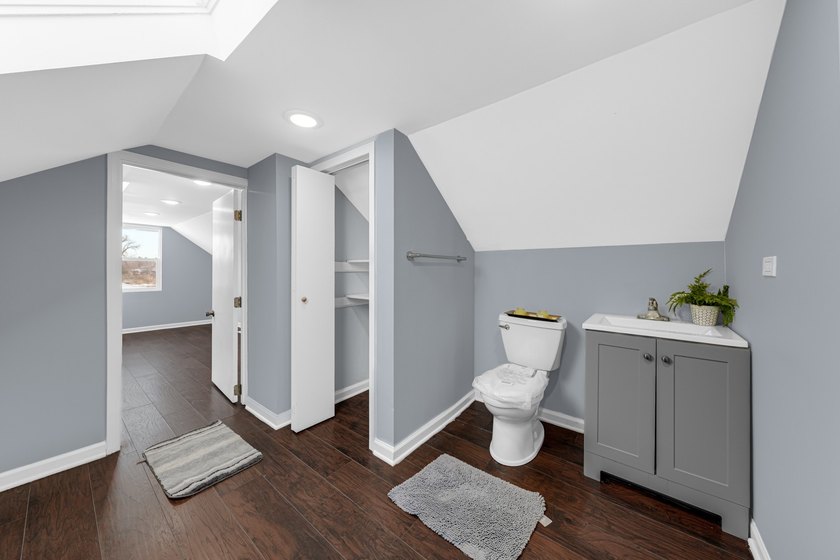 Charming, fully-renovated home on awaits! NEW flooring, NEW - photo 9
