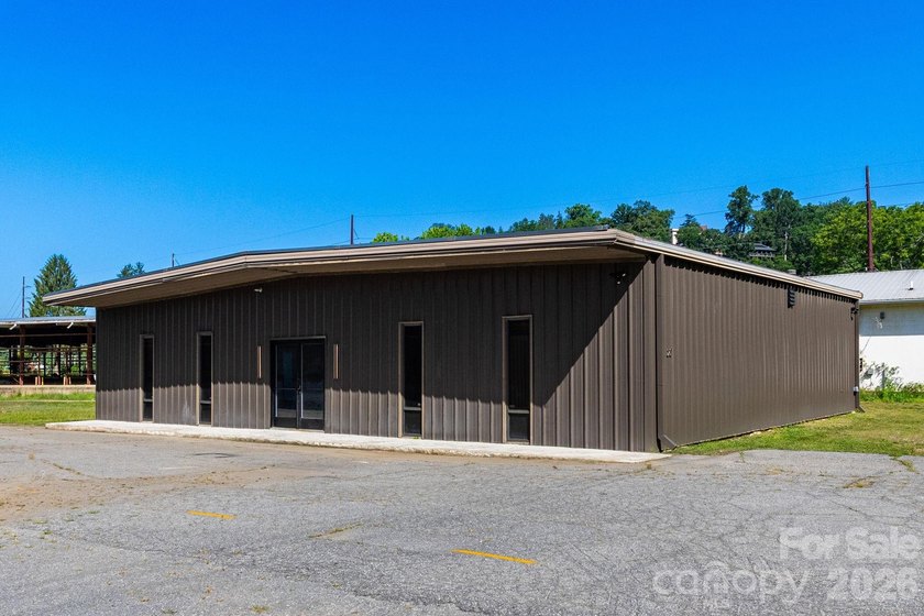 Exceptional commercial opportunity with an assembly permit - photo 8