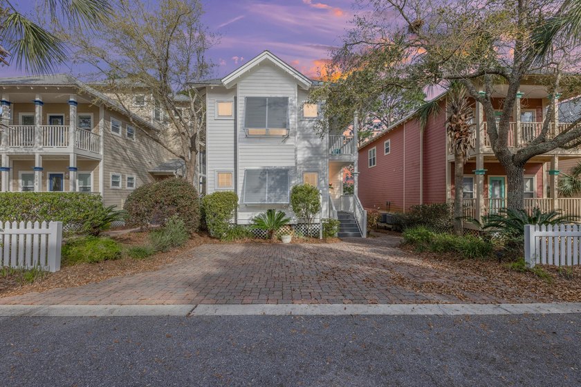 Turn-key, fully furnished coastal retreat in the highly - photo 4