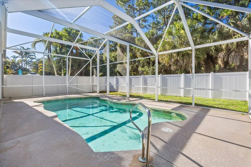 Welcome to Hammock Trace of Jupiter, Florida; a charming - photo 41