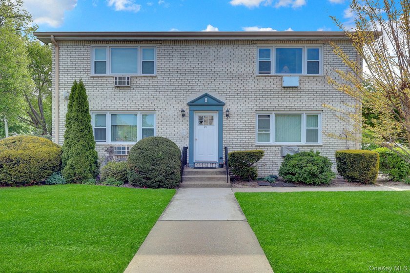Don't miss this charming and well-maintained, second floor - photo 2