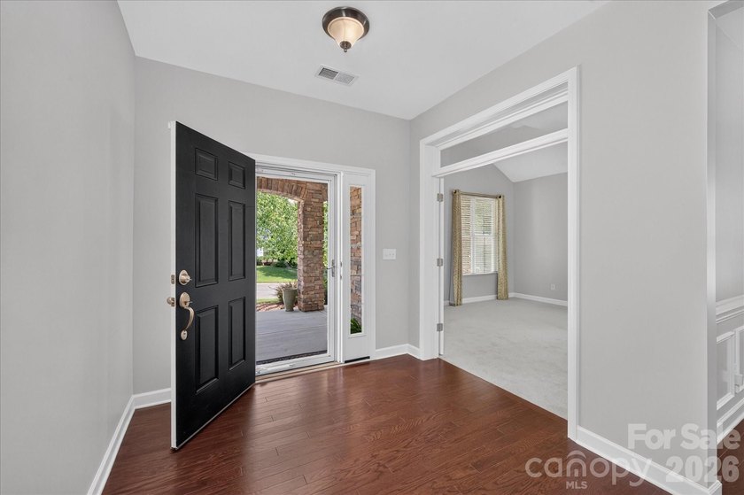 Designed with both elegant entertaining and everyday comfort in - photo 4