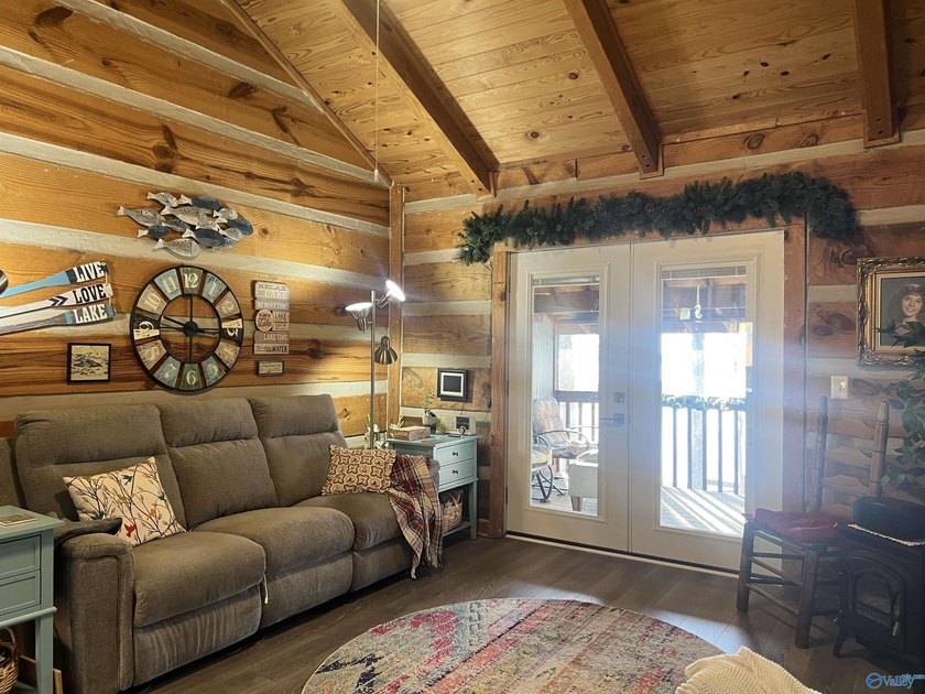 Enjoy lakeside living in this cozy yet upgraded 2nd-story log - photo 11