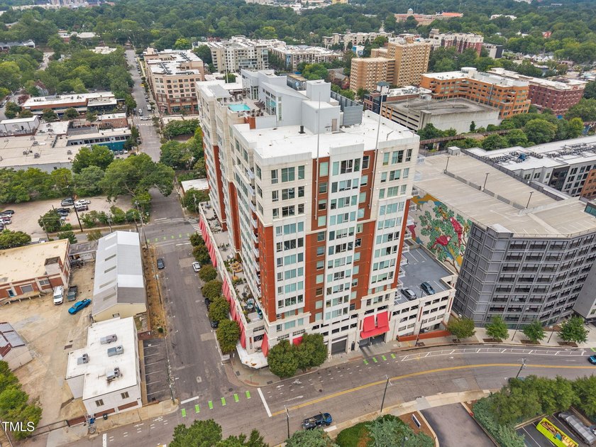 Stunning one bedroom one bath condominium overlooking the east - photo 23