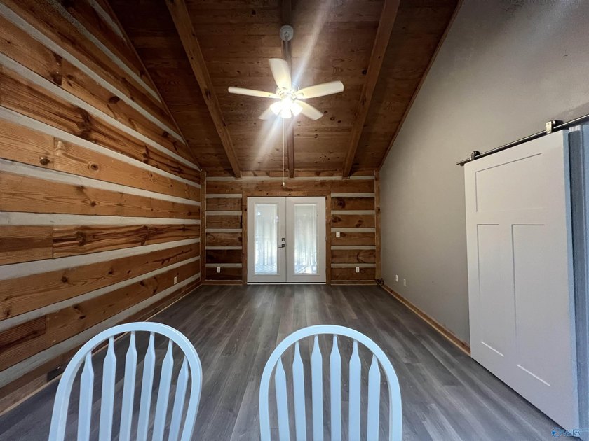 Enjoy lakeside living in this cozy yet upgraded 2nd-story log - photo 31