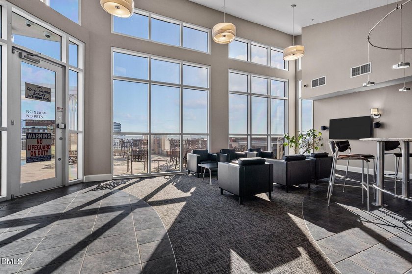 Stunning one bedroom one bath condominium overlooking the east - photo 33