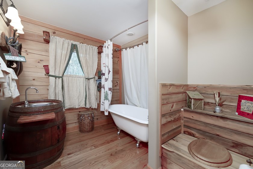 YOU'VE GOT TO SEE THIS HOME TO BELIEVE IT!! Beautiful - photo 45