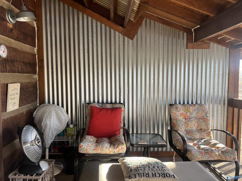Enjoy lakeside living in this cozy yet upgraded 2nd-story log - photo 45