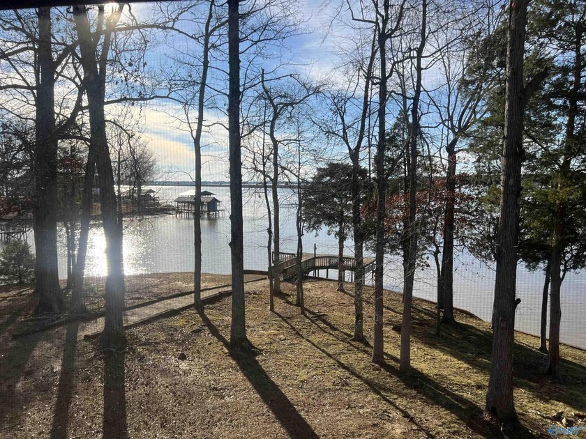 Enjoy lakeside living in this cozy yet upgraded 2nd-story log - photo 48