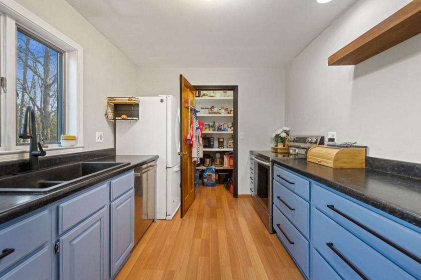 This spacious home is in one of Milford&amp;#039;s most sought after - photo 14