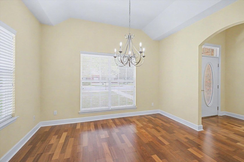 CHARMING GOOSE CREEK HOME IN DESIRABLE BUCKLAKE AREA! Spacious 3 - photo 8