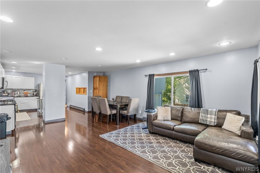 Welcome home to 114 Flohr Avenue! This beautiful 3 bedroom, 2 - photo 8