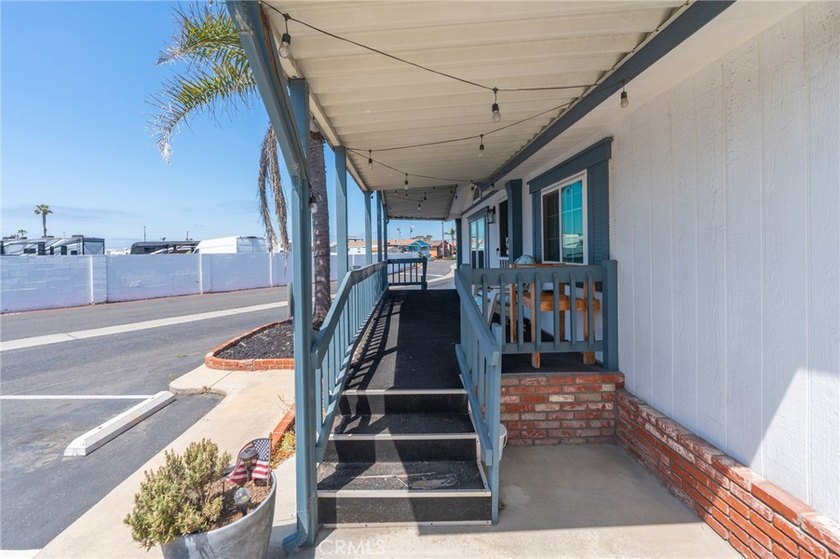 Welcome to Huntington by the Sea where relaxed coastal living - photo 6