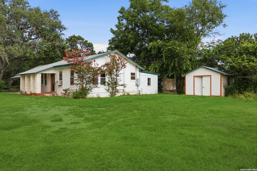 RARE 1-ACRE GEM IN HISTORIC HELOTES - NO HOA! Looking for - photo 10