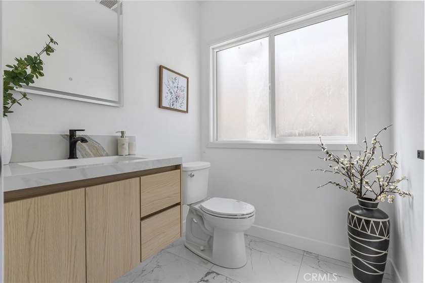 NEW CONSTRUCTION 3 bed, 2.5 bath, three-story townhome with sky - photo 13