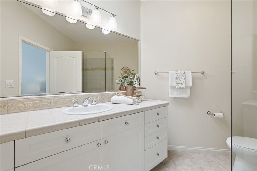 New Price! Incredible Opportunity in a Highly Coveted - photo 17