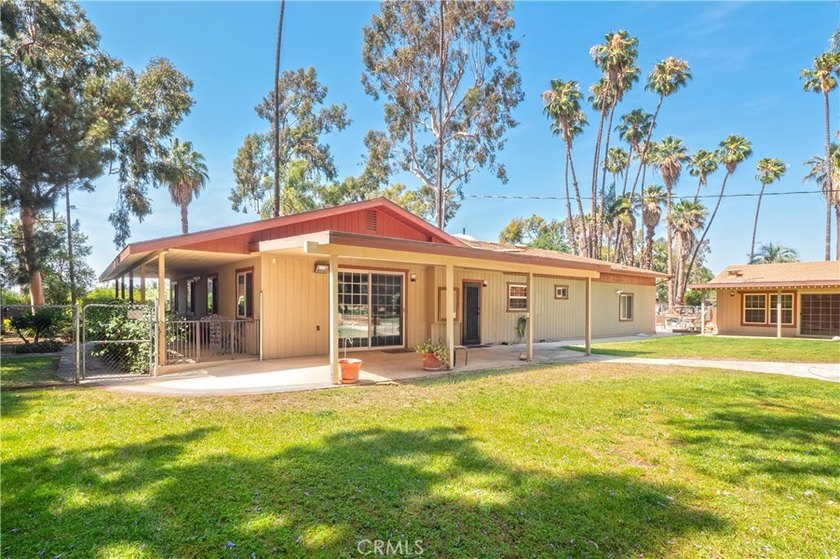 Welcome to this highly desirable single-story estate featuring a - photo 48