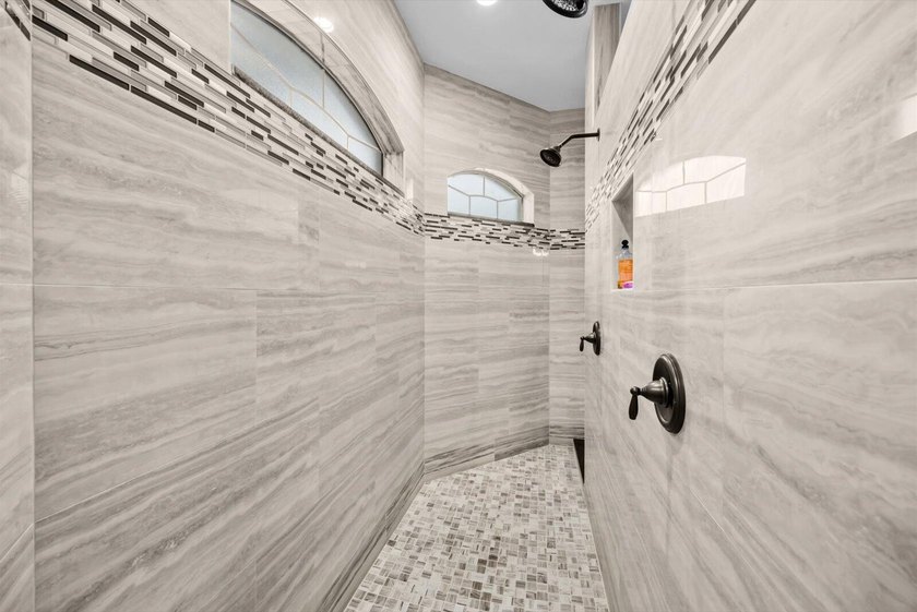 Welcome to this thoughtfully designed single-story residence in - photo 22