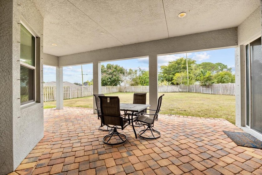 Welcome to this thoughtfully designed single-story residence in - photo 30