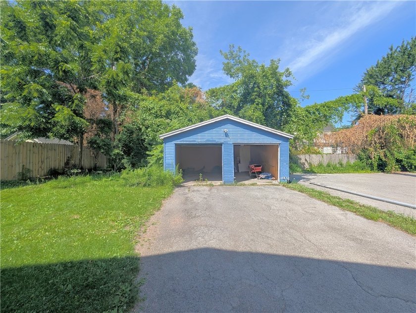 Another Rockin' Rochester Property! Excellent opportunity to add - photo 2