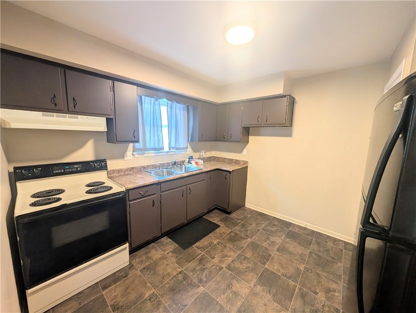 Another Rockin' Rochester Property! Excellent opportunity to add - photo 3
