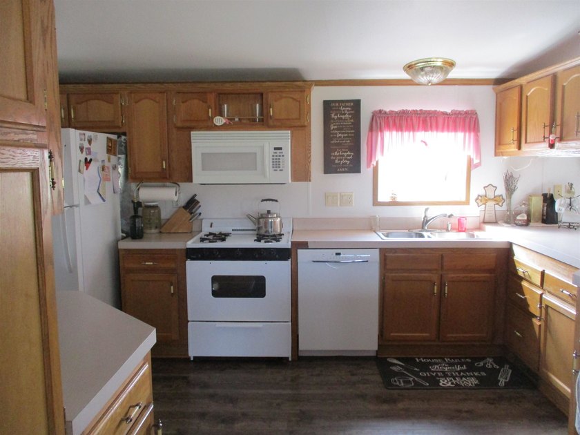 This charming hobby farm offers the perfect blend of country - photo 17
