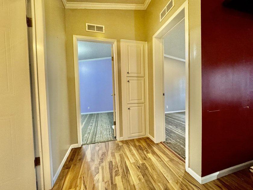 Beautiful 3 bedroom 2 bath with Bonus room with a closet that - photo 22