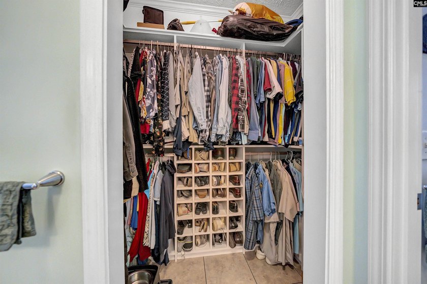 Tucked into a fantastic ski and tubing cove with effortless - photo 40