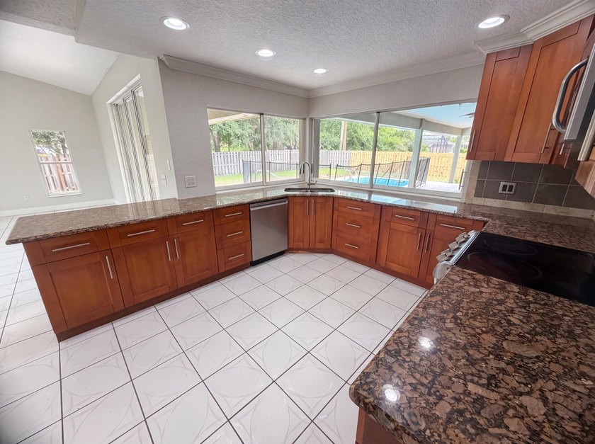 Step into 711 SE Celtic Ave, recently refreshed with fresh - photo 12