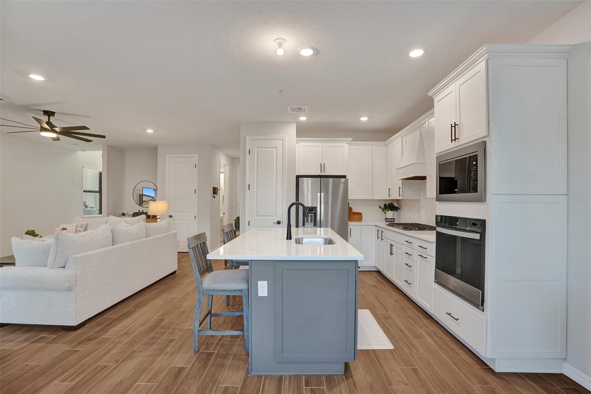 OWNER HAS MOVED -BEST DEAL - Quietest street - no through - photo 12