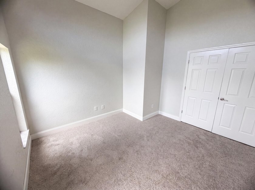 Step into 711 SE Celtic Ave, recently refreshed with fresh - photo 16