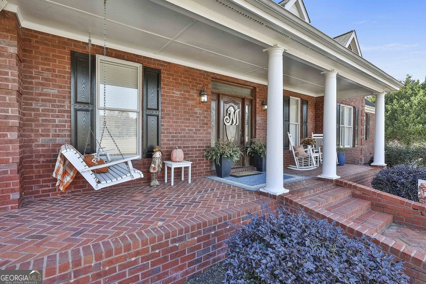 YOU MUST SEE THIS IMMACULATE CUSTOM BUILT ALL BRICK HOME ON - photo 11
