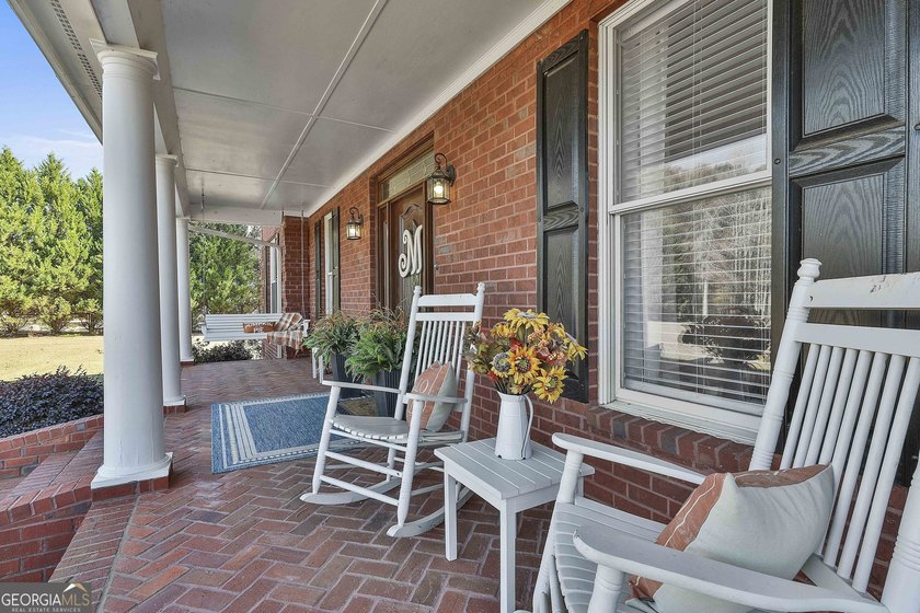 YOU MUST SEE THIS IMMACULATE CUSTOM BUILT ALL BRICK HOME ON - photo 14