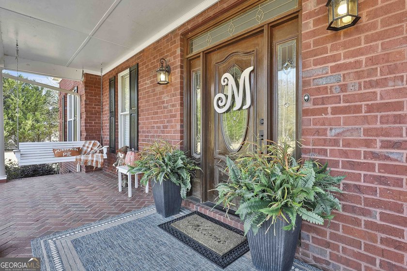 YOU MUST SEE THIS IMMACULATE CUSTOM BUILT ALL BRICK HOME ON - photo 16