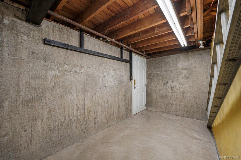 Exceptional Legal 2-Family Home in Bayswater, Far Rockaway** - photo 22