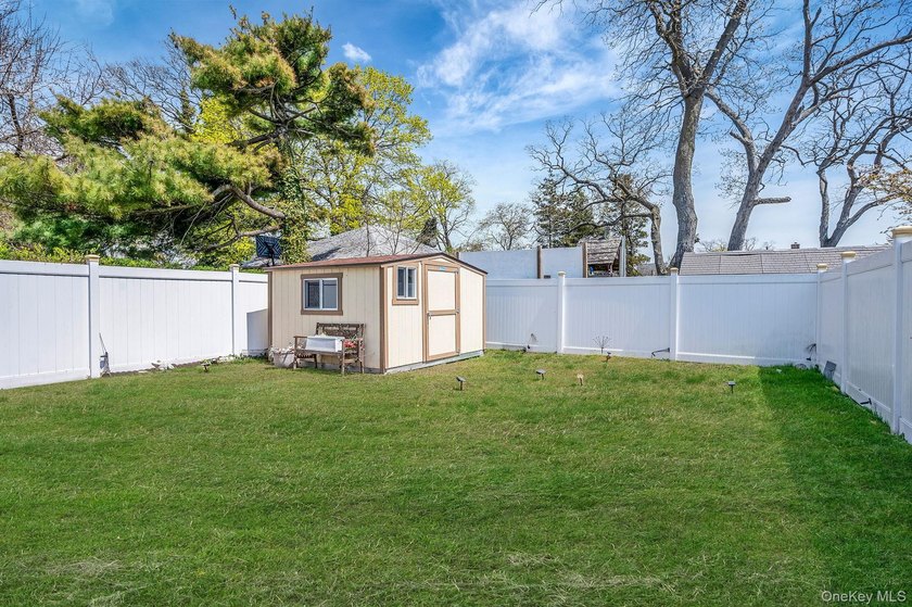 Exceptional Legal 2-Family Home in Bayswater, Far Rockaway** - photo 29