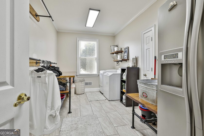 YOU MUST SEE THIS IMMACULATE CUSTOM BUILT ALL BRICK HOME ON - photo 40