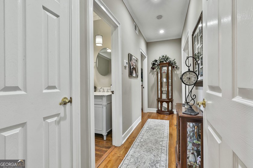 YOU MUST SEE THIS IMMACULATE CUSTOM BUILT ALL BRICK HOME ON - photo 44
