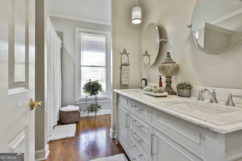 YOU MUST SEE THIS IMMACULATE CUSTOM BUILT ALL BRICK HOME ON - photo 45