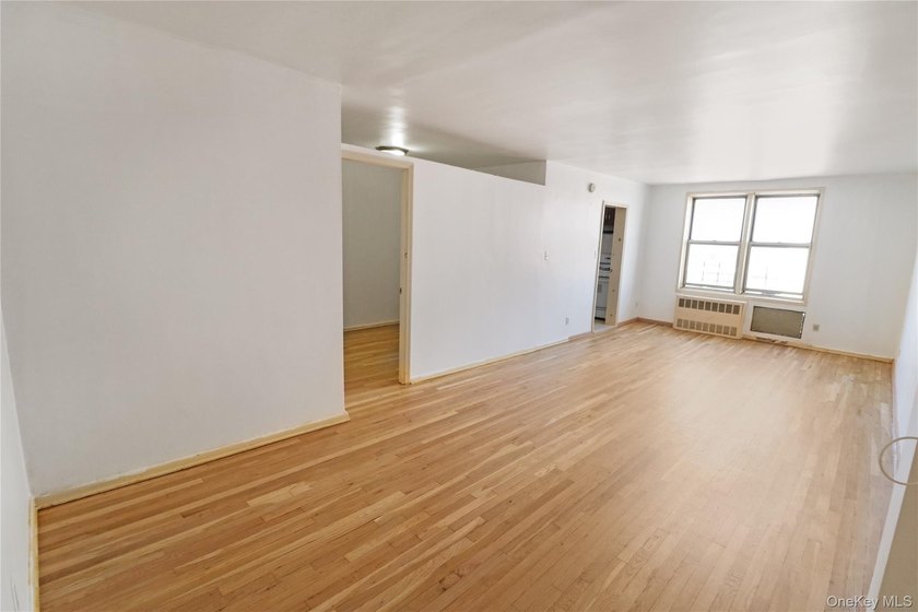 Location, location, location! Spacious one-bedroom condominium - photo 2