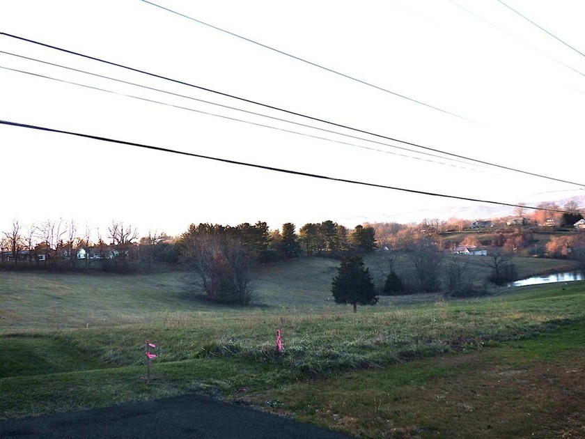 This beautiful 1.7-acre lot is located on a quiet cul-de-sac - photo 4