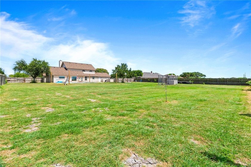Located on a 1-acre lot in the desirable London ISD, this - photo 33